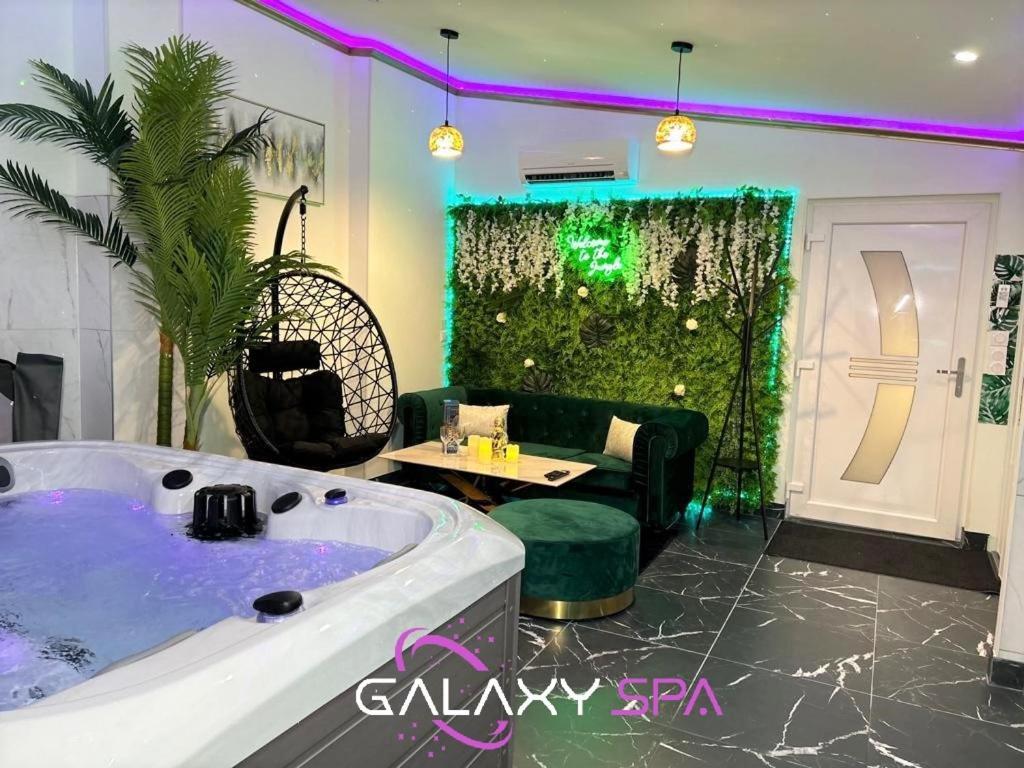 Galaxy Spa - Suite Jupiter Jacuzzi Privatif Champigneulles المظهر الخارجي الصورة